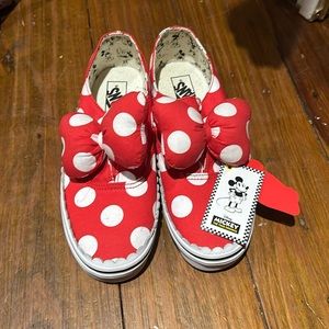 Limited Edition Disney / Vans Minnie Mouse Women’s Size 10 Puffy Bow Shoes